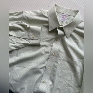 BROOKS BROTHERS Men's Traditional Fit Non-Iron Dress Shirt SIZE 15.5 (33) Purple
